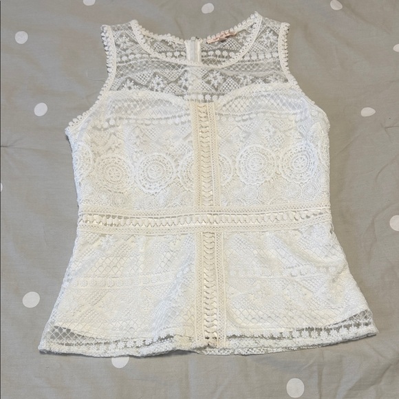 Skies Are Blue Tops - NWOT Skies Are Blue White Lace Sleeveless Peplum Tank